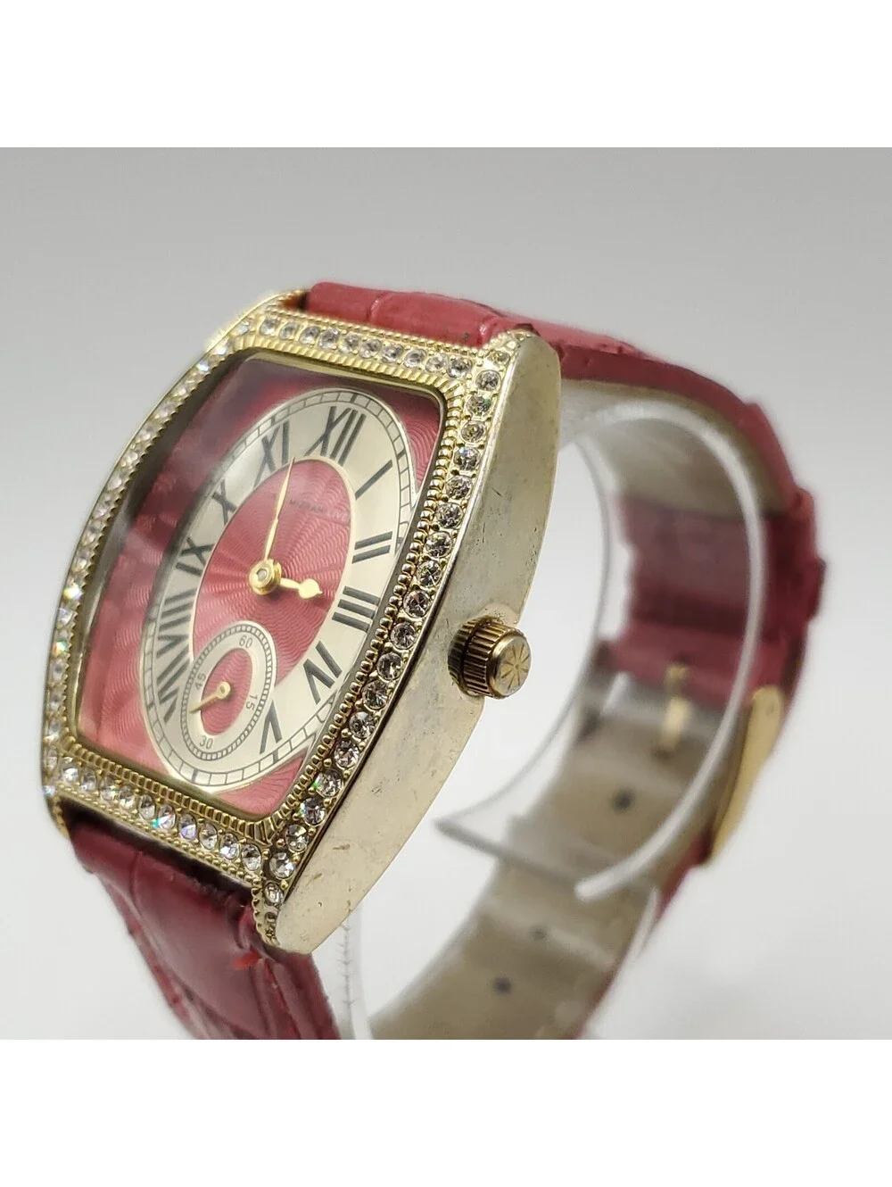 Isaac Mizrahi Live Quartz Womens 32mm Watch Red Sub Dial New Battery